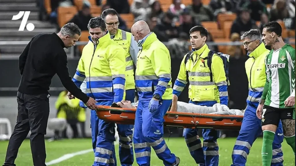 Putra Robin van Persie Alami Cedera Lutut Parah Saat Berlatih di Feyenoord Putra Robin van Persie Alami Cedera Lutut Parah Saat Berlatih di Feyenoord