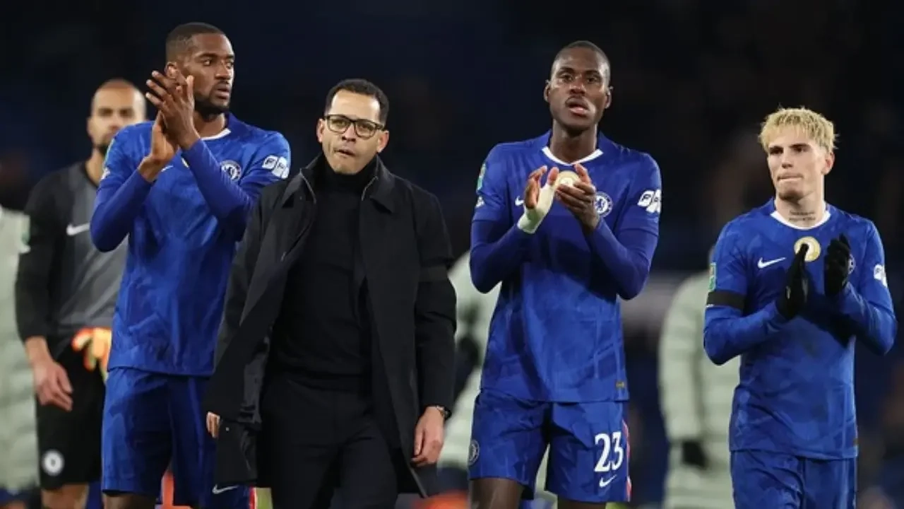 Declan Rice Mengagumi Sentuhan Liam Rosenior di Chelsea: Performa Tim Meningkat Signifikan