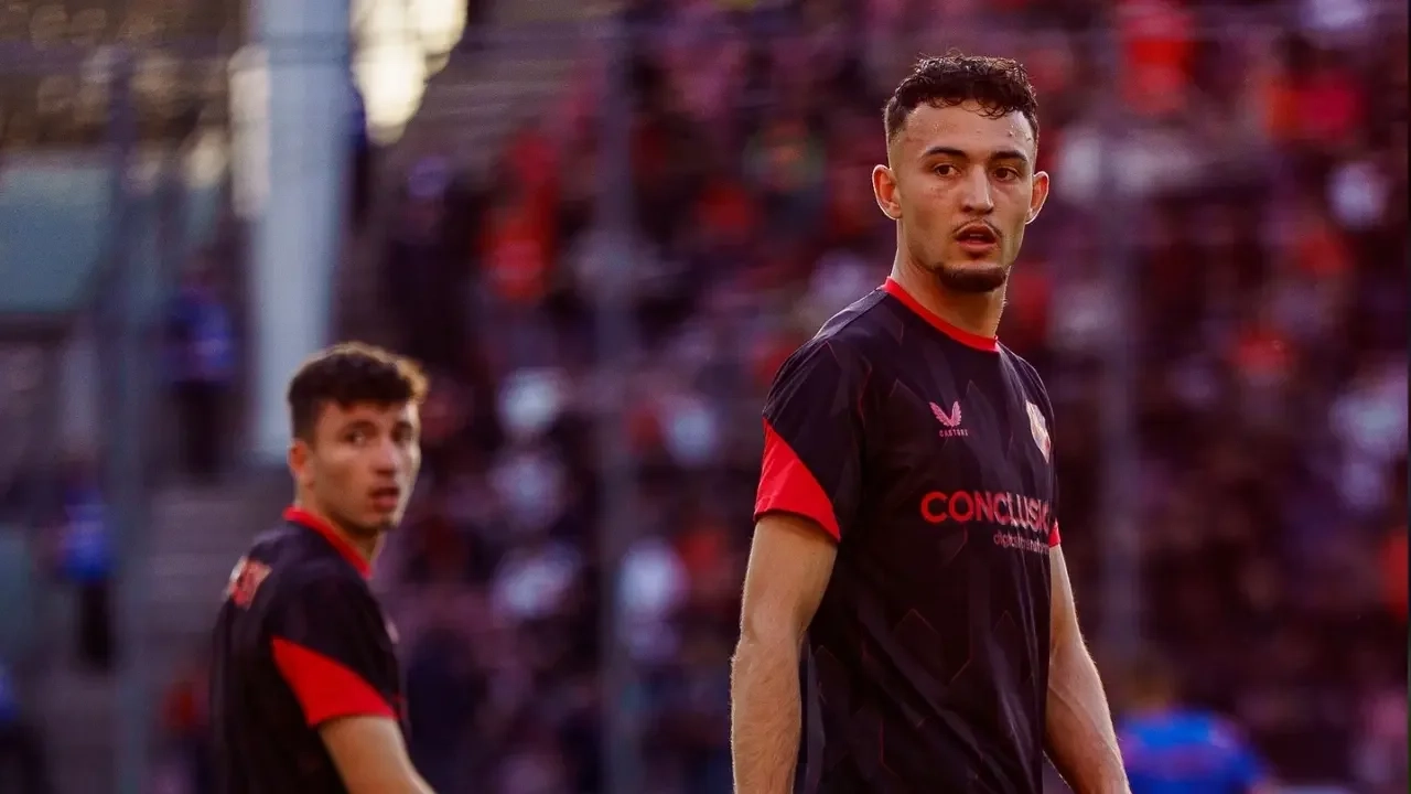 Dewa United FC Tertarik Ivar Jenner: Permintaan Khusus Jan Olde Riekerink untuk Memperkuat Lini Tengah